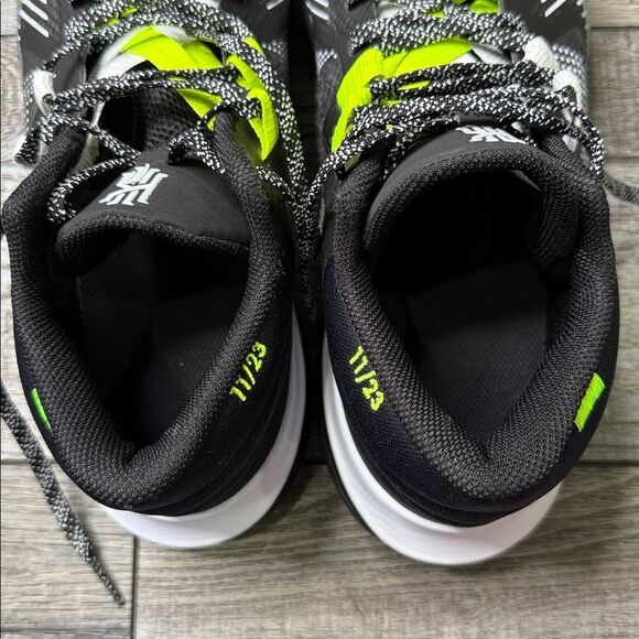 Nike Kyrie Flytrap 5 Black, Cool Grey and Neon Green Basketball Athletic Shoes main image 7